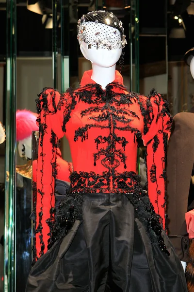 Look 3